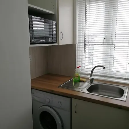 Charming 1-Bed Apartment In Coventry Exterior photo